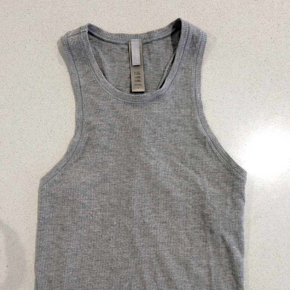 SKIMS Gray Ribbed Racerback Cropped Tank Top Size S